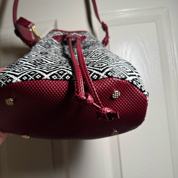 Elizabeth and James Geometric Bucket Bag – Black/White with Burgundy Strap - Picture 6 of 16